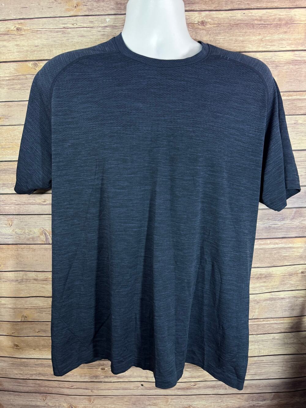 Lululemon Blue Short Sleeve Shirt Mens Size Large 22x28